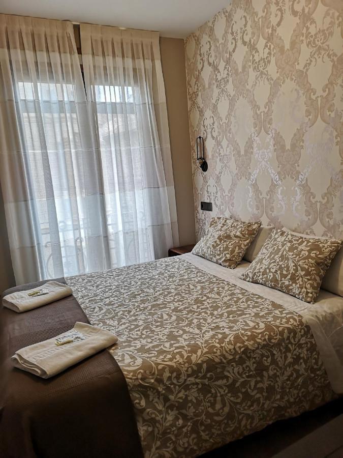Hostal Juan Bravo Segovia Buitenkant foto