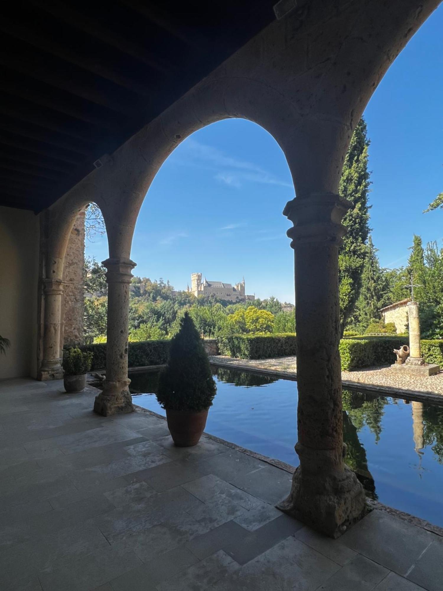 Hostal Juan Bravo Segovia Buitenkant foto